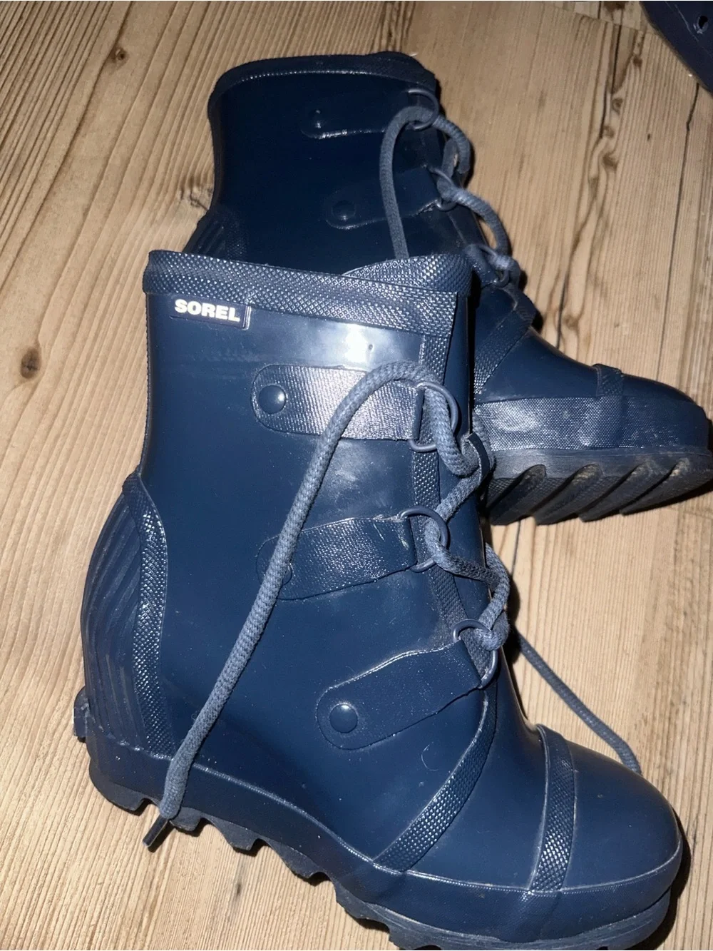 Sorel Women's Navy Lace-Up Waterproof Rain Boots